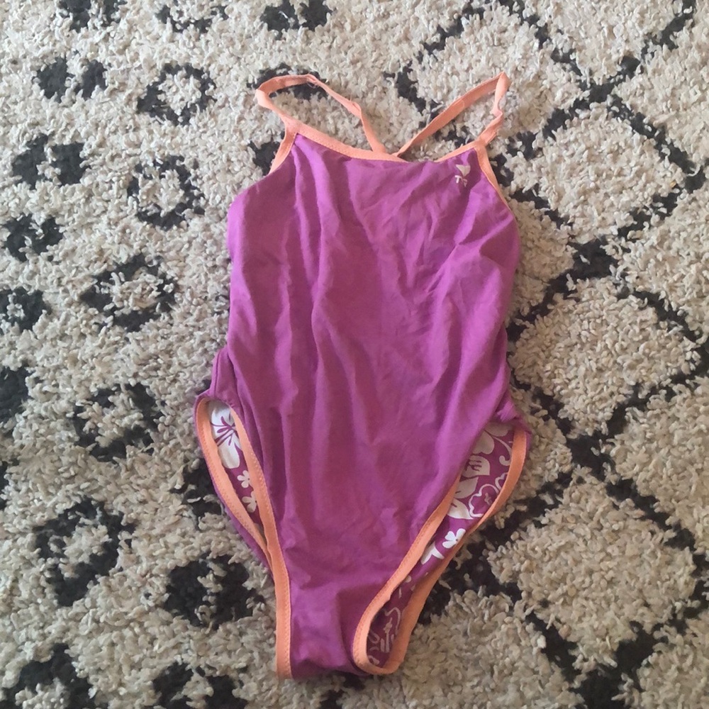 One piece - Picture 5 of 6